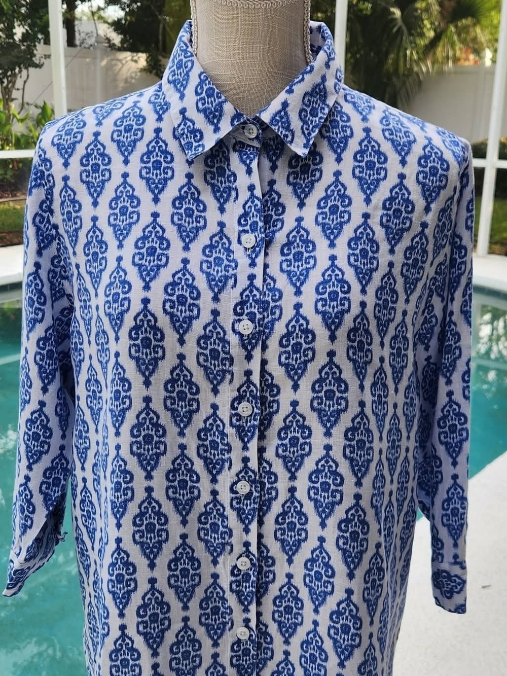 Women's Petite L CHICO'S Batik Pattern Blue/White Blouse